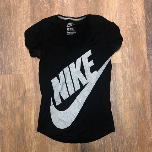 nike scoop neck tee
